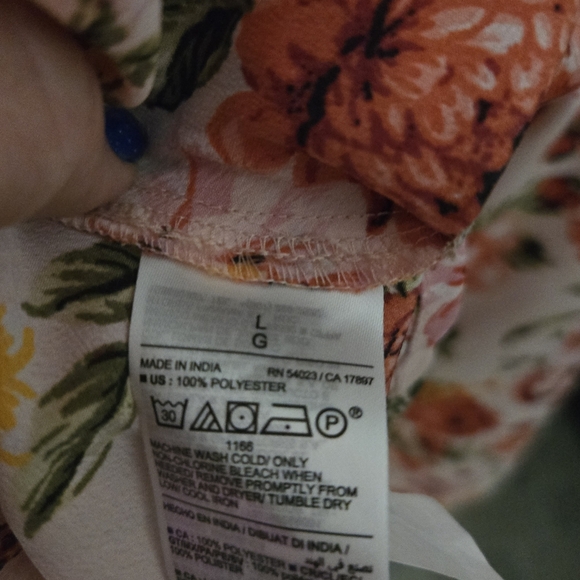 Old Navy Floral Ruffle Blouse - Picture 4 of 5